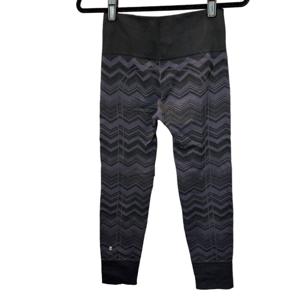 LULULEMON purple and black chevron leggings Size 6